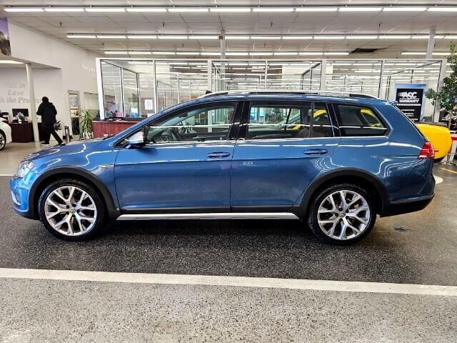 2017 VOLKSWAGEN Golf Alltrack