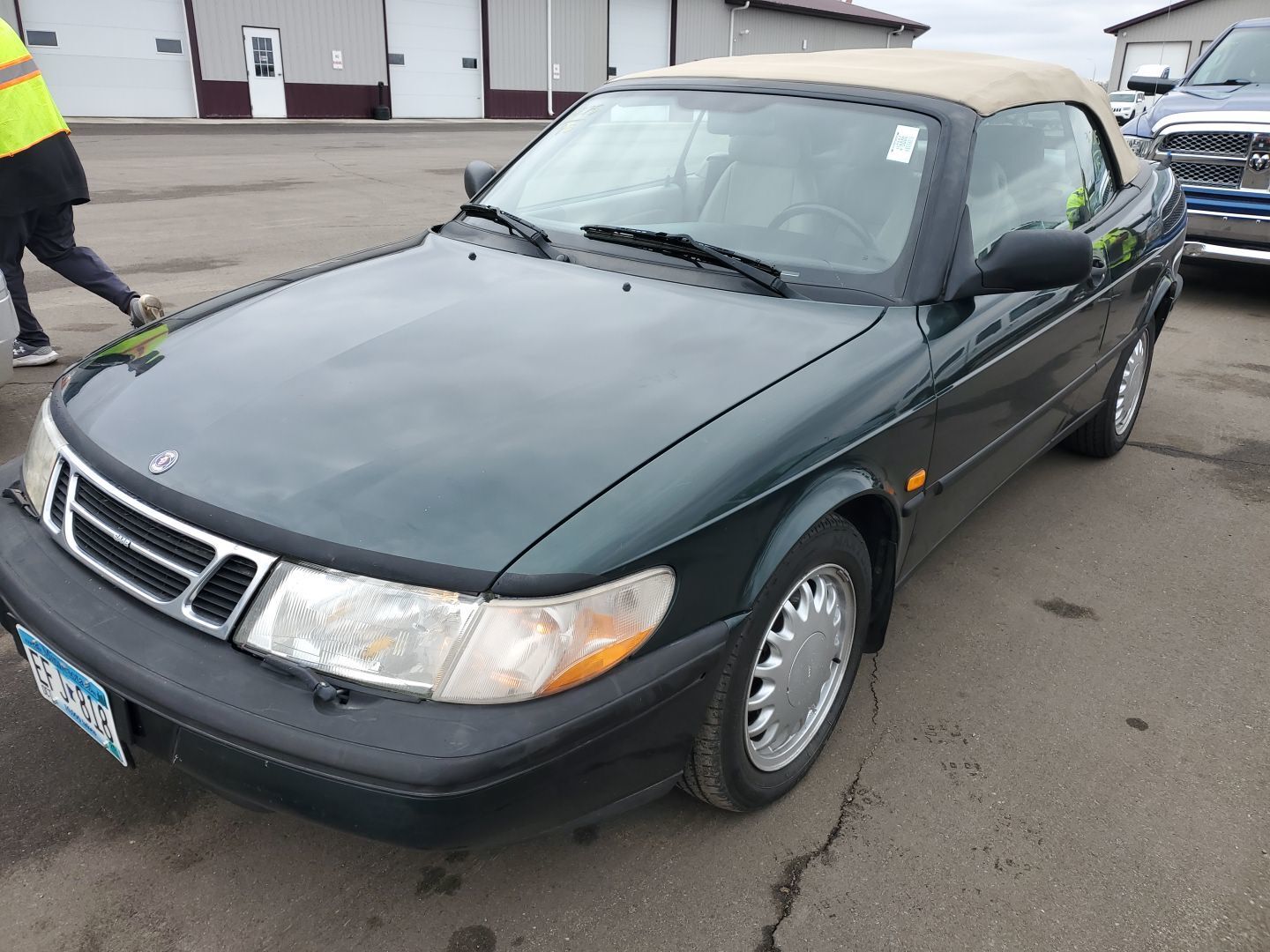 Saab 900