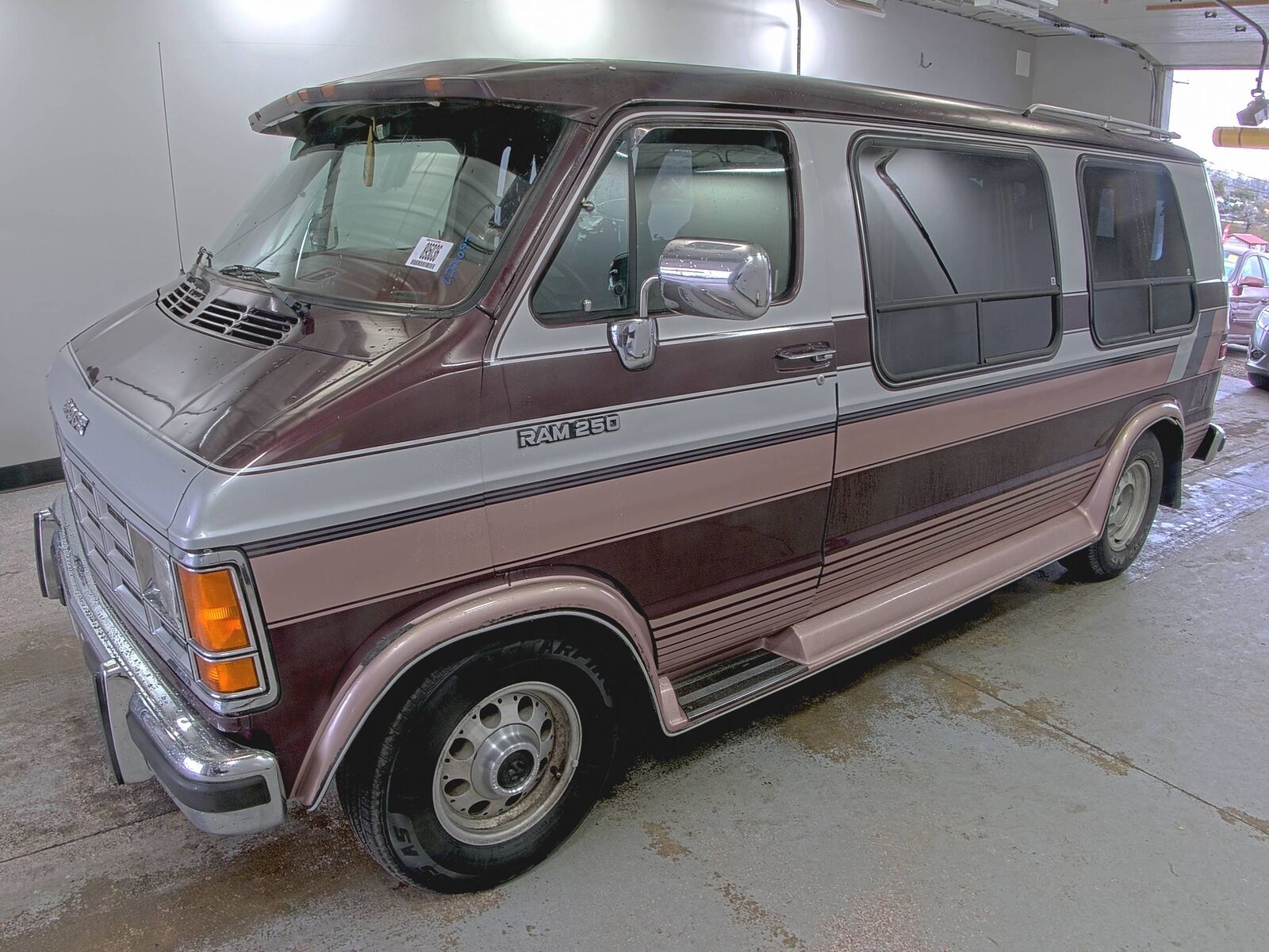 Dodge Ram Van