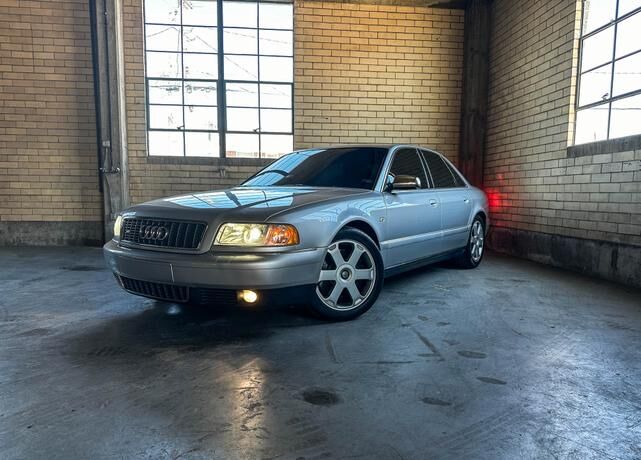Audi S8