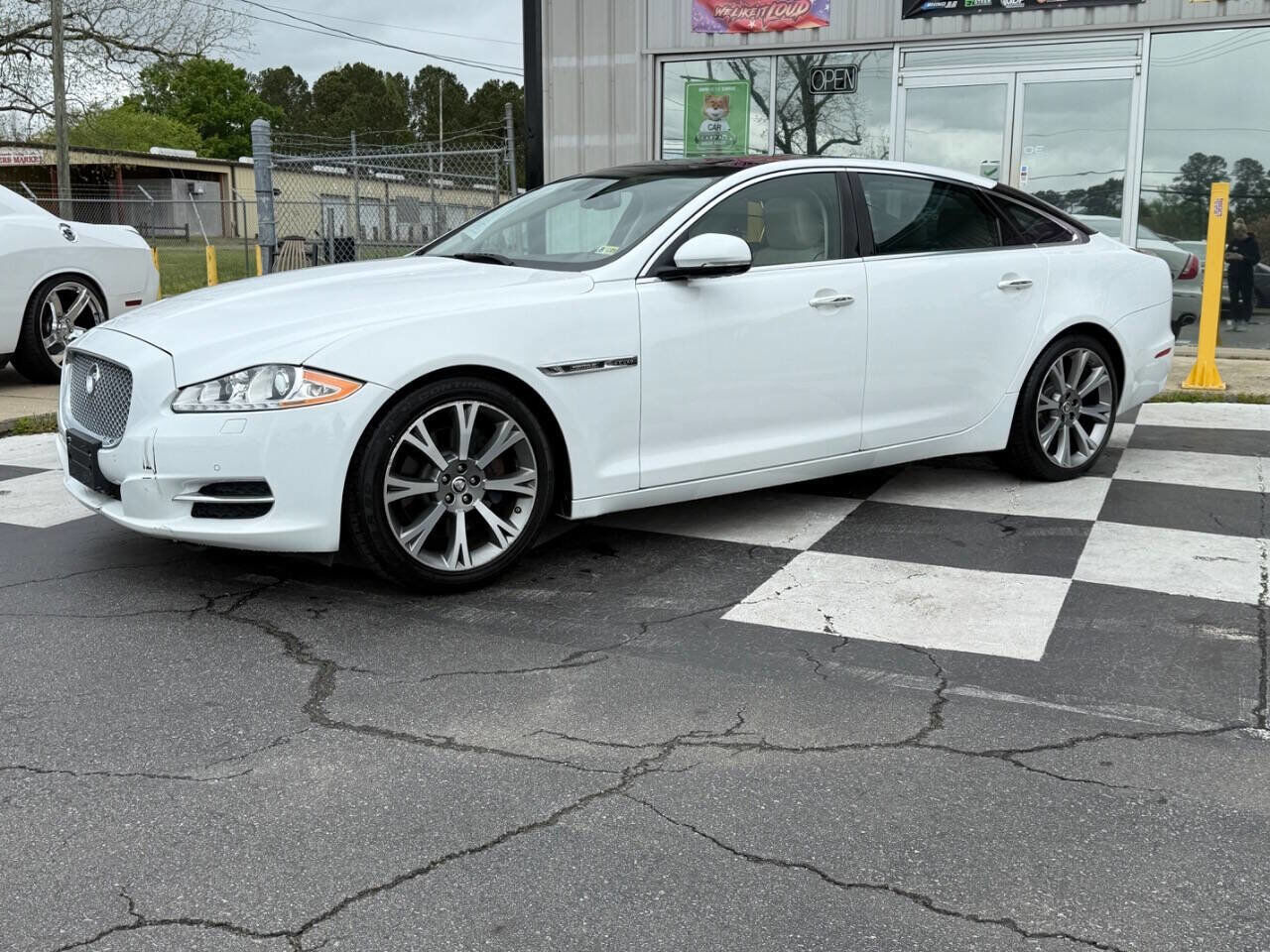 Jaguar XJ