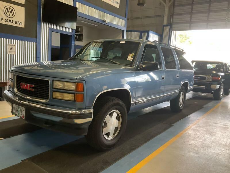 GMC Suburban