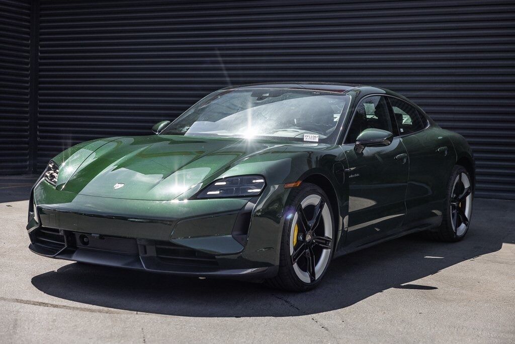 2025 PORSCHE Taycan