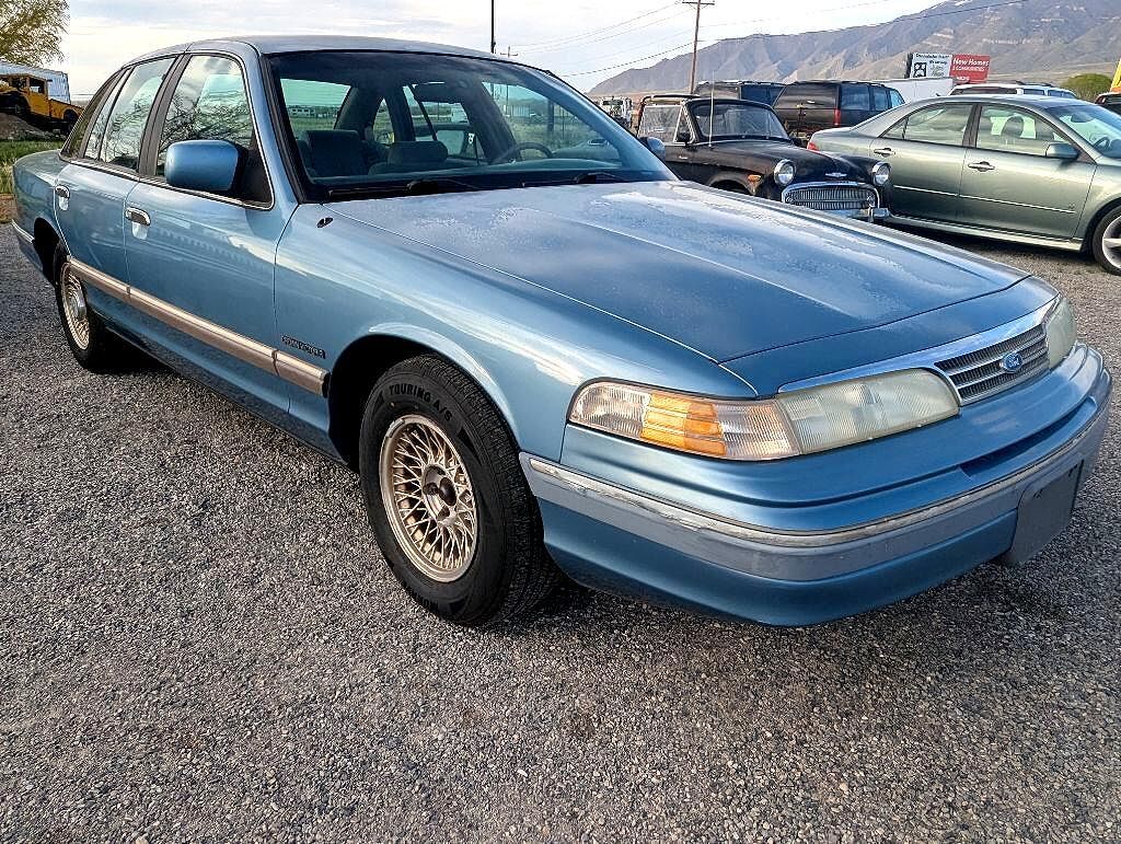 Ford Crown Victoria