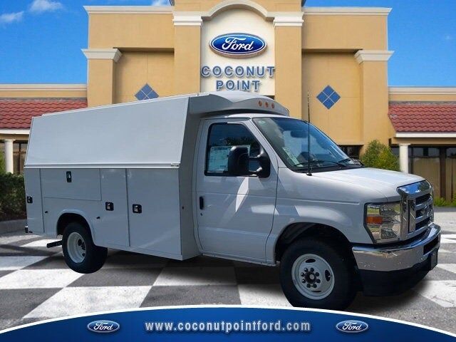 2025 FORD E-350