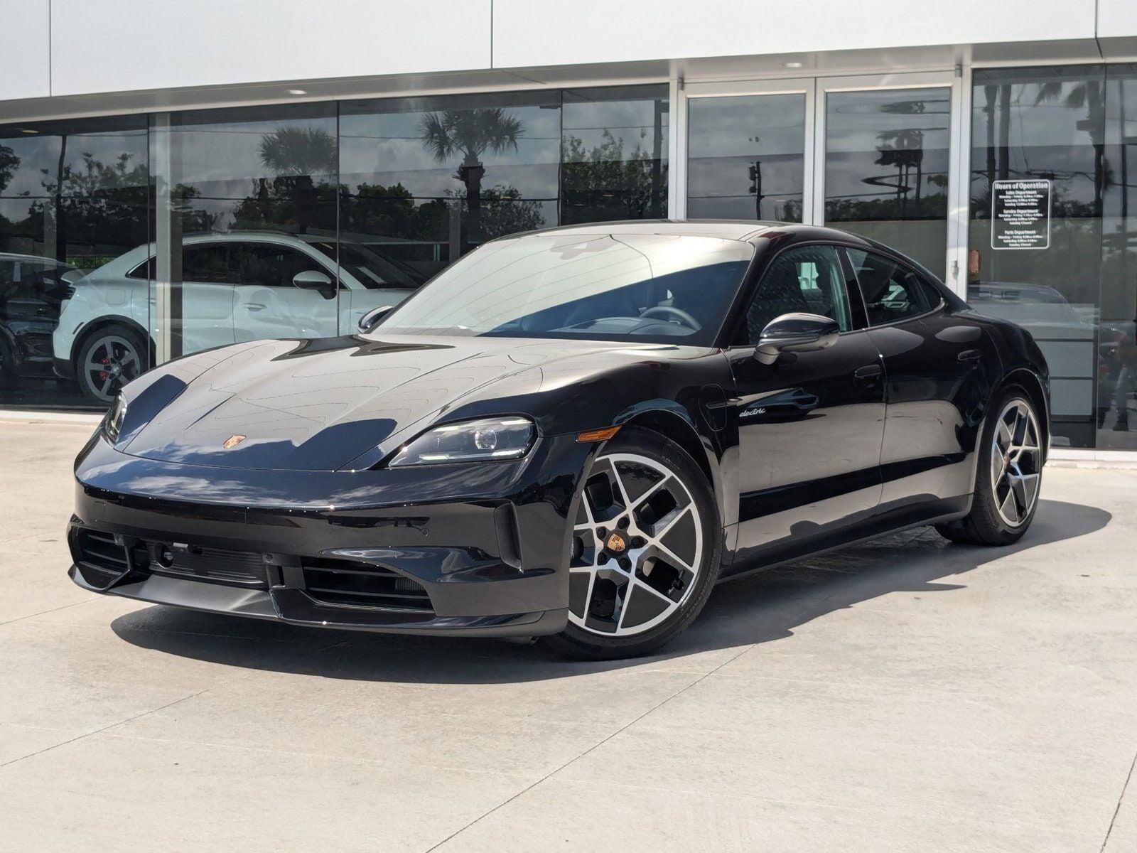 2025 PORSCHE Taycan