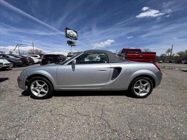 2002 TOYOTA MR2