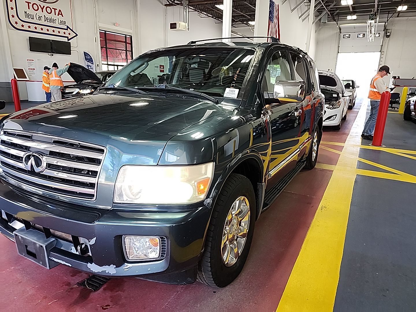 Infiniti QX56