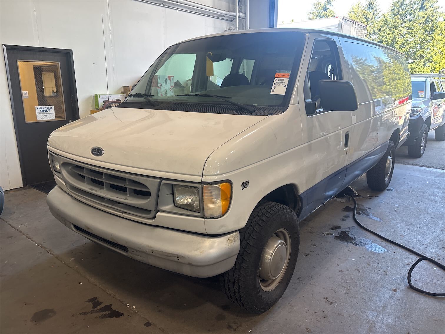 Ford E-350