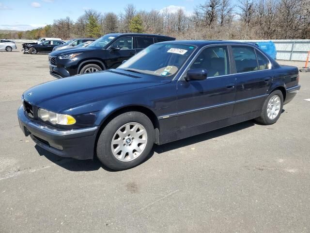 BMW 740i