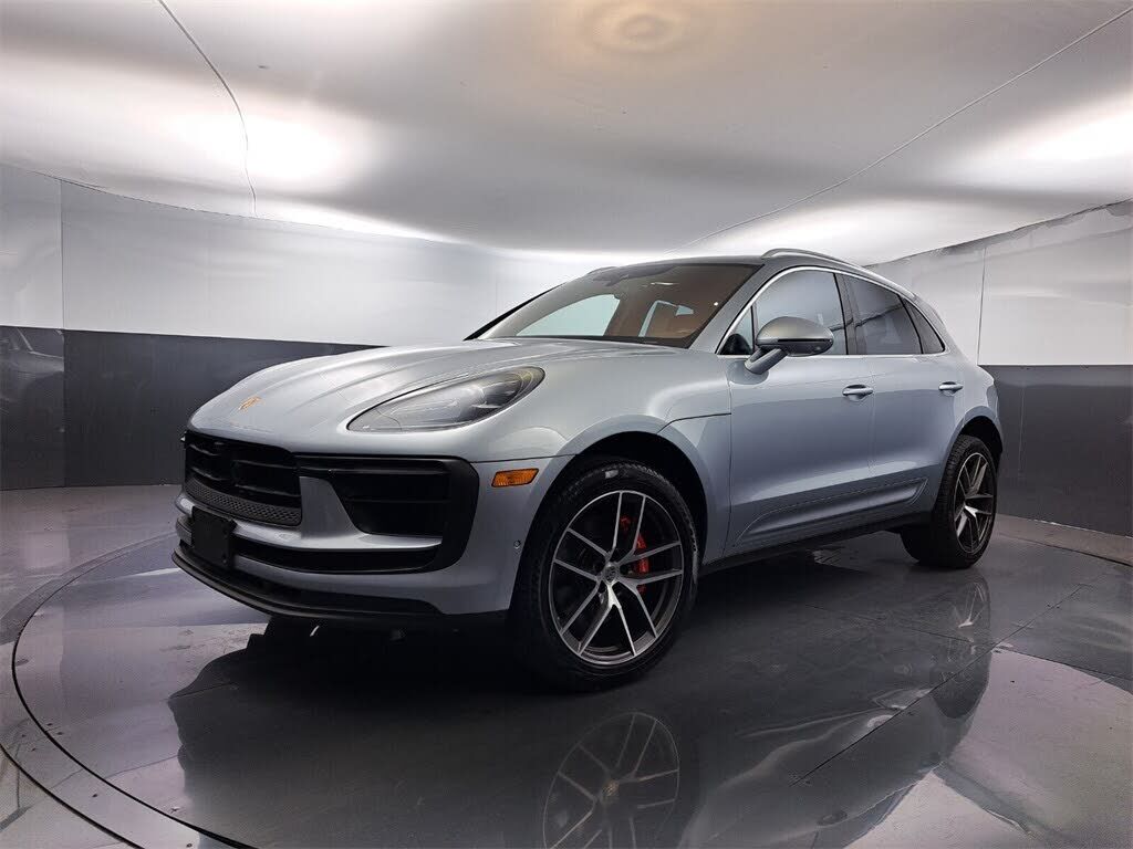 2022 PORSCHE Macan