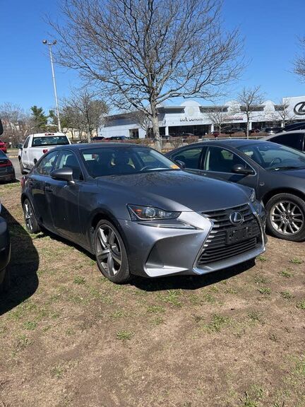 Lexus IS