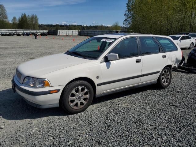 2000 VOLVO V40