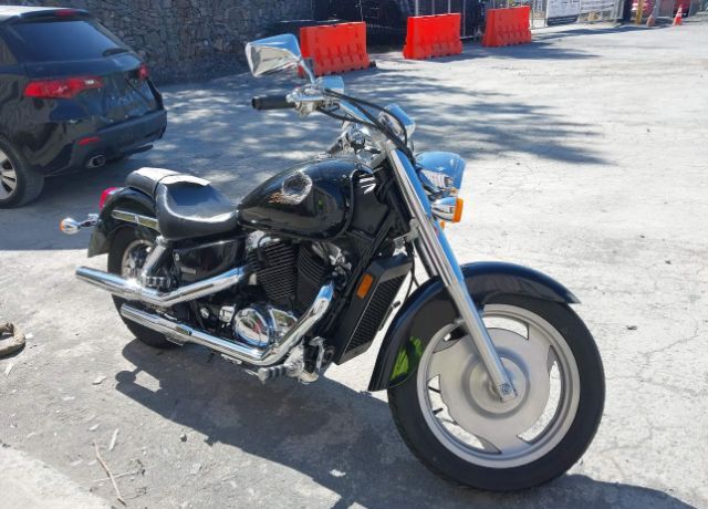 Honda VT1100C2 (SHADOW SABRE)