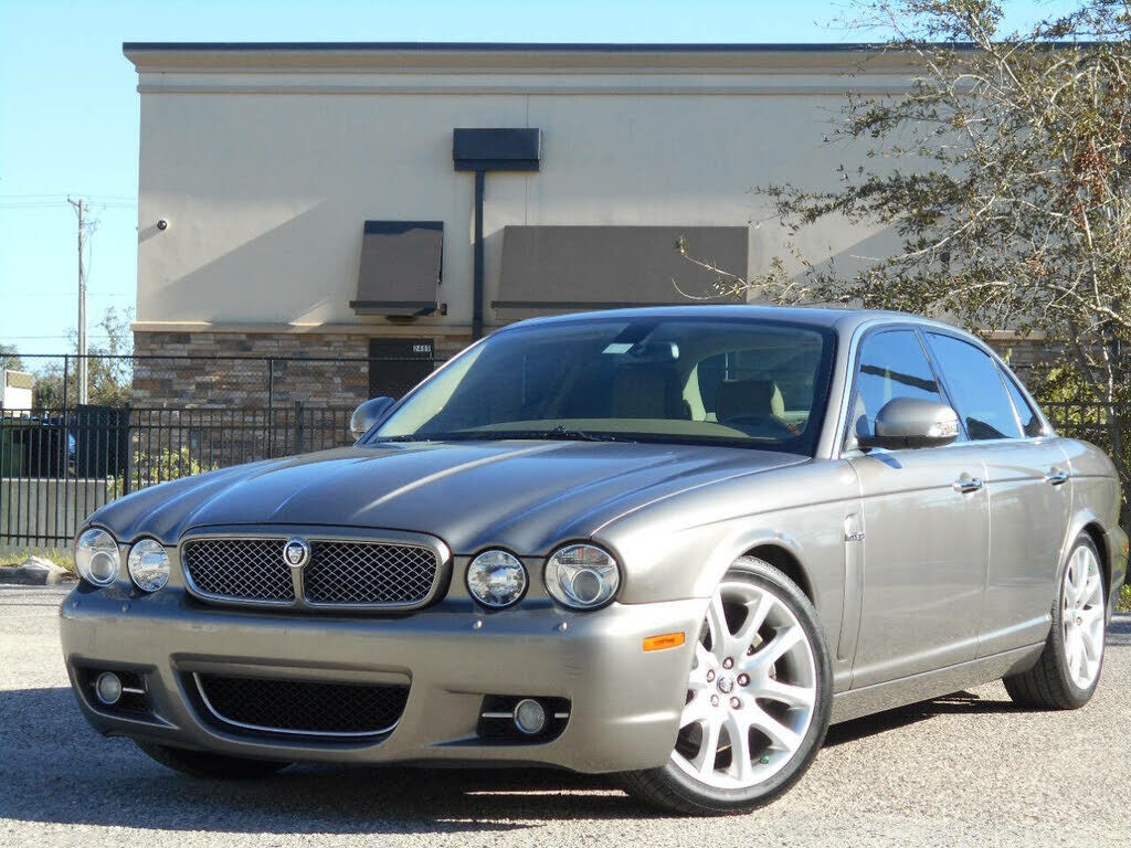 Jaguar XJ