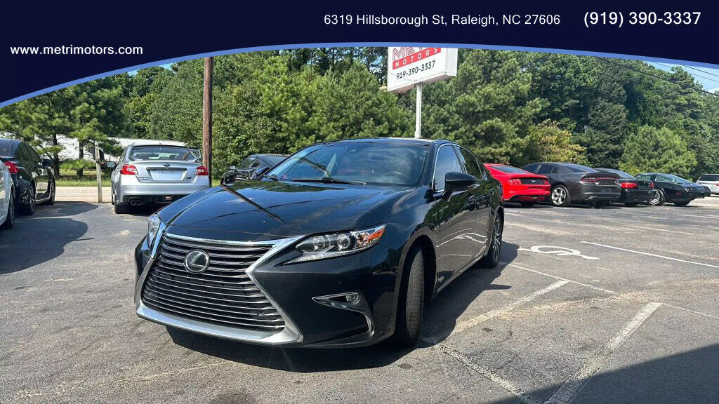 LEXUS