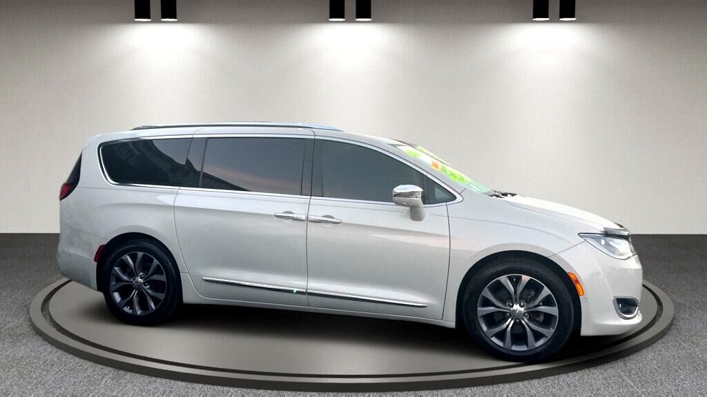 2017 CHRYSLER Pacifica