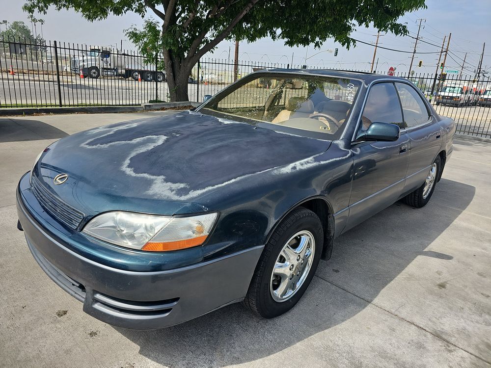 Lexus ES
