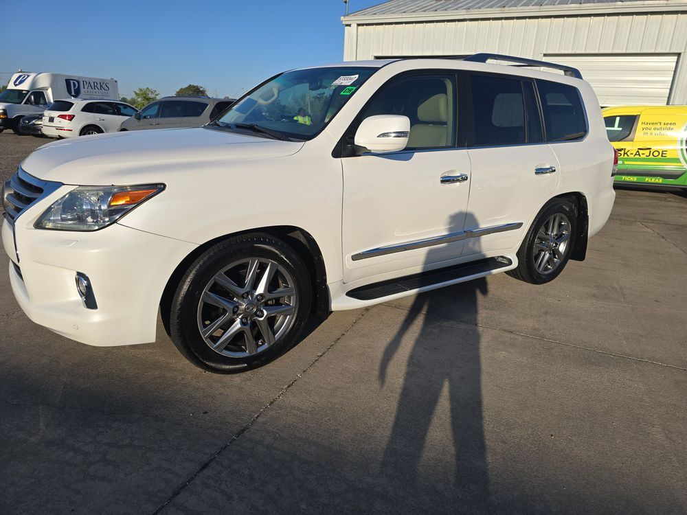 Lexus LX