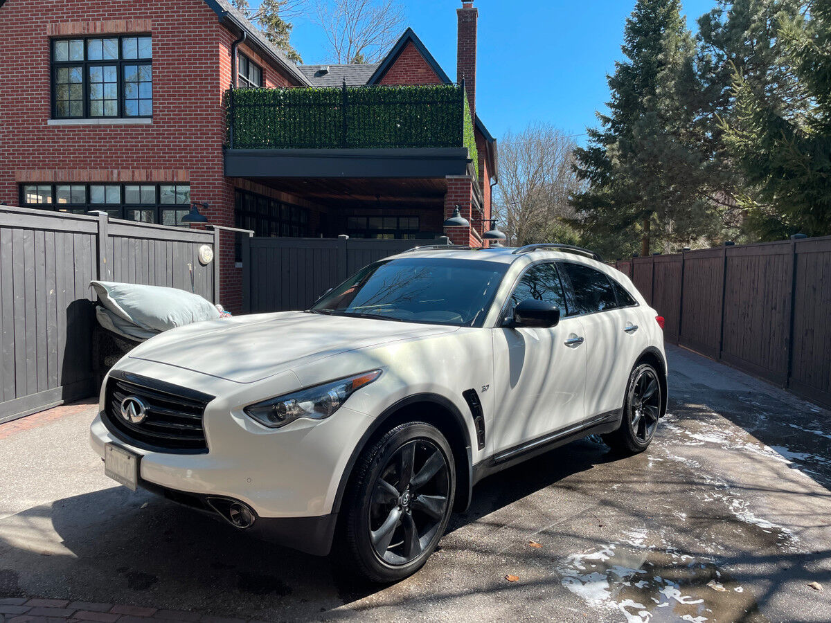 Infiniti QX70