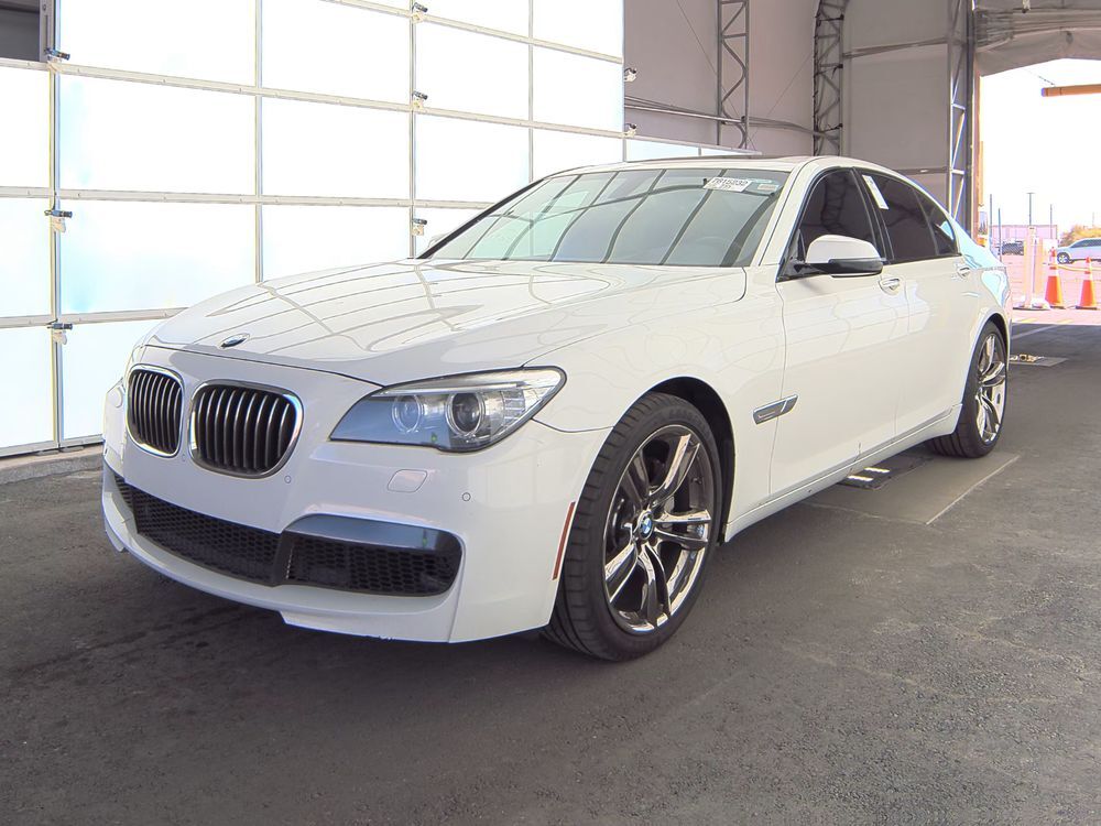 BMW 740i