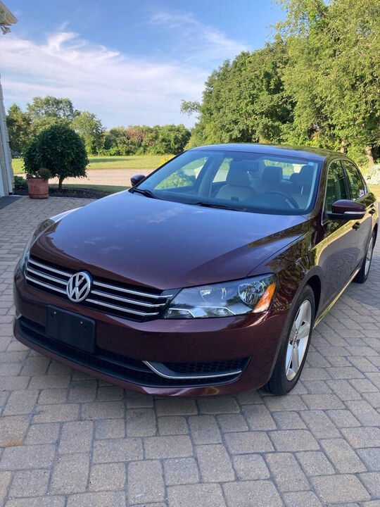2013 VOLKSWAGEN Passat