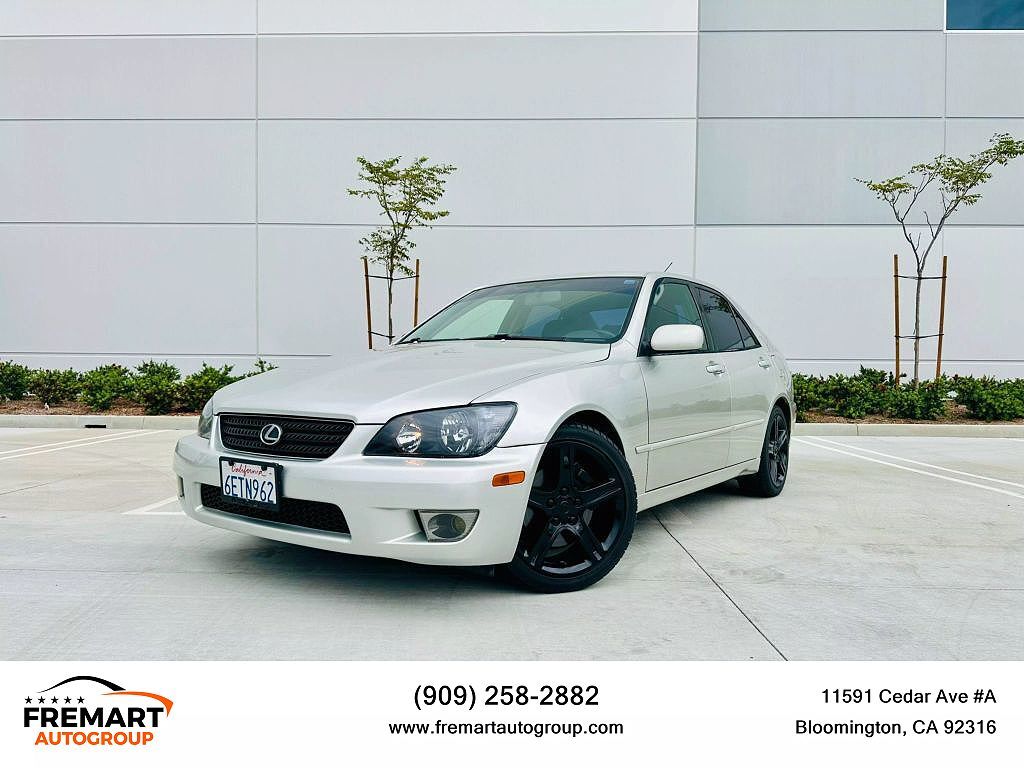 Lexus IS