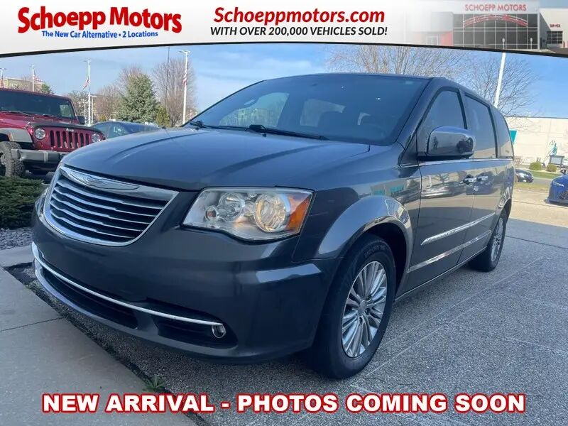 2016 CHRYSLER Town and Country