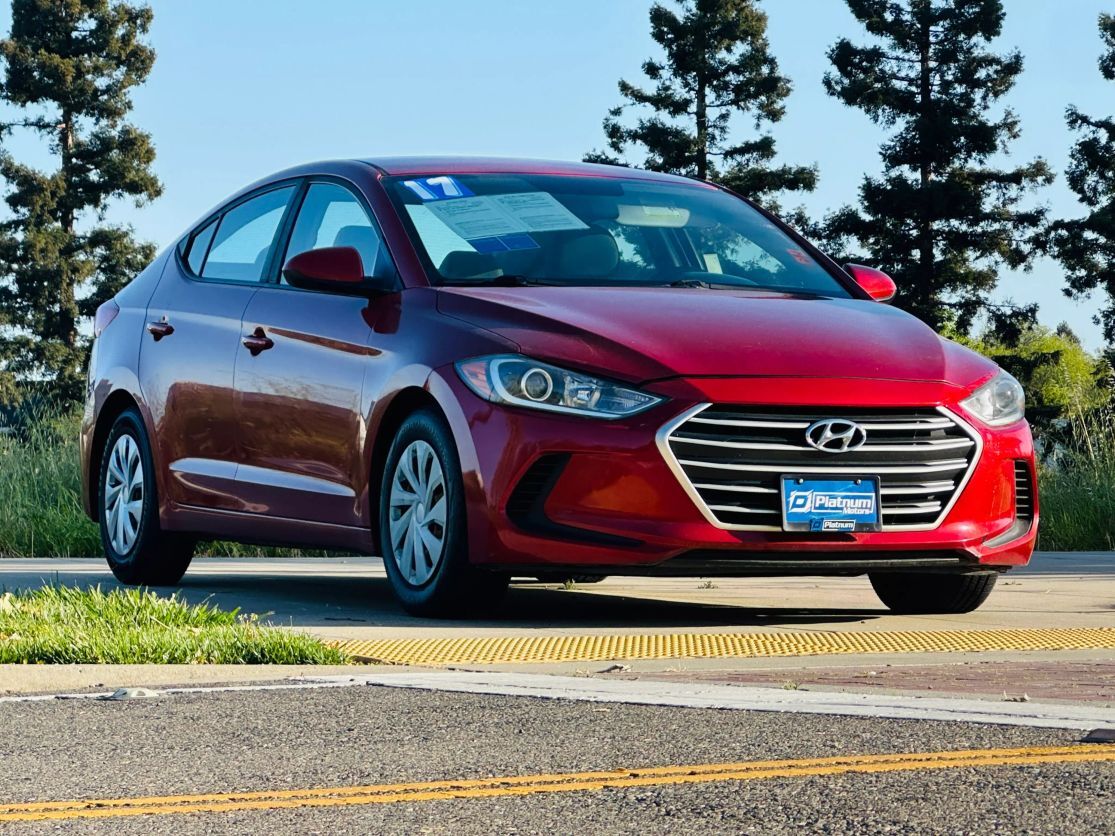 2017 HYUNDAI Elantra