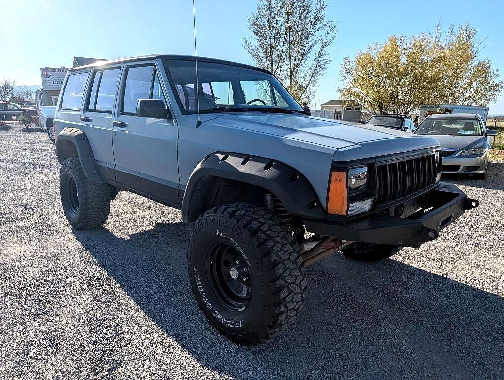 Jeep Cherokee