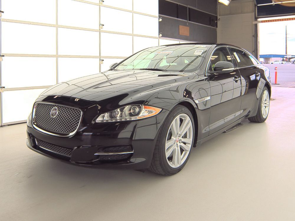 Jaguar XJ