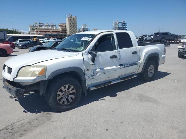 Mitsubishi Raider