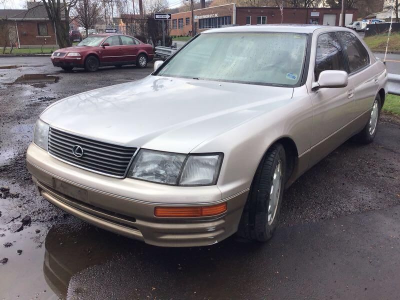 Lexus LS