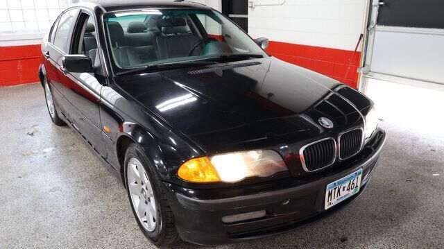 BMW 323i