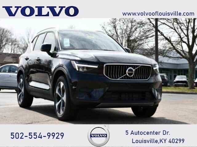 2025 VOLVO XC40