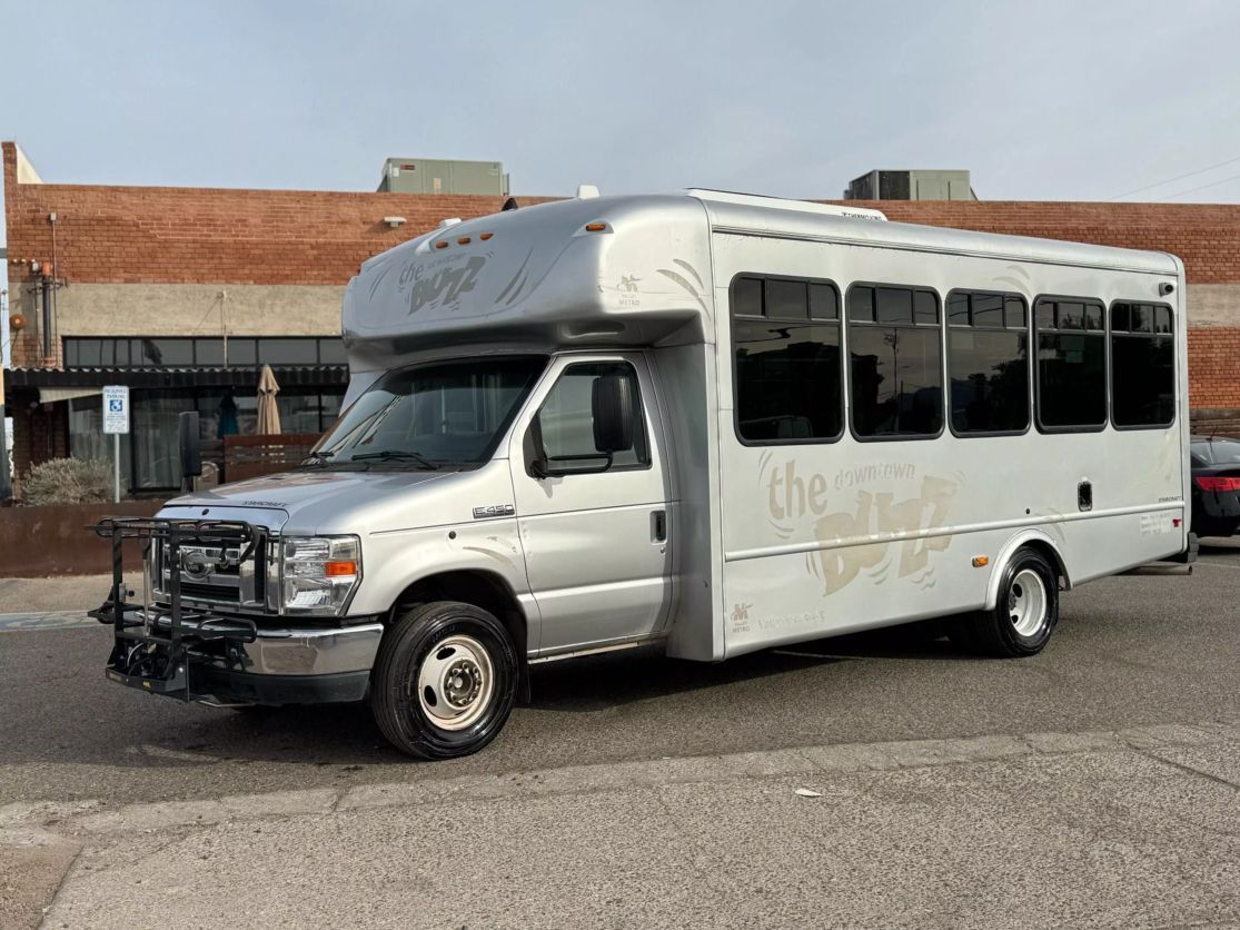 2013 FORD E-450