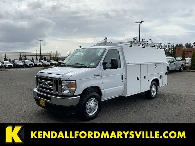 2025 Ford E-350