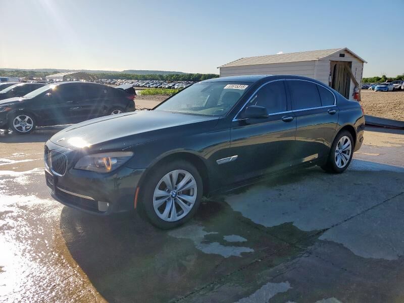 BMW 740i