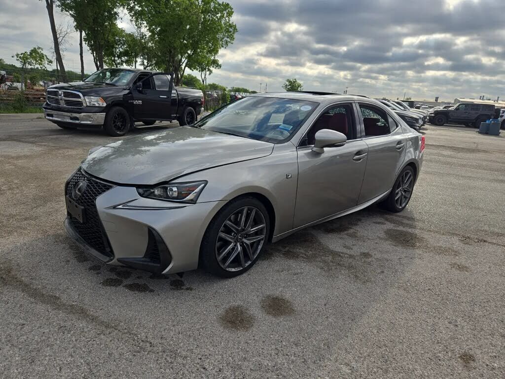 Lexus IS