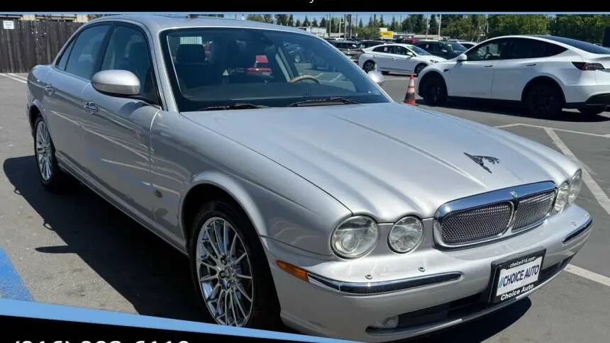 Jaguar XJ
