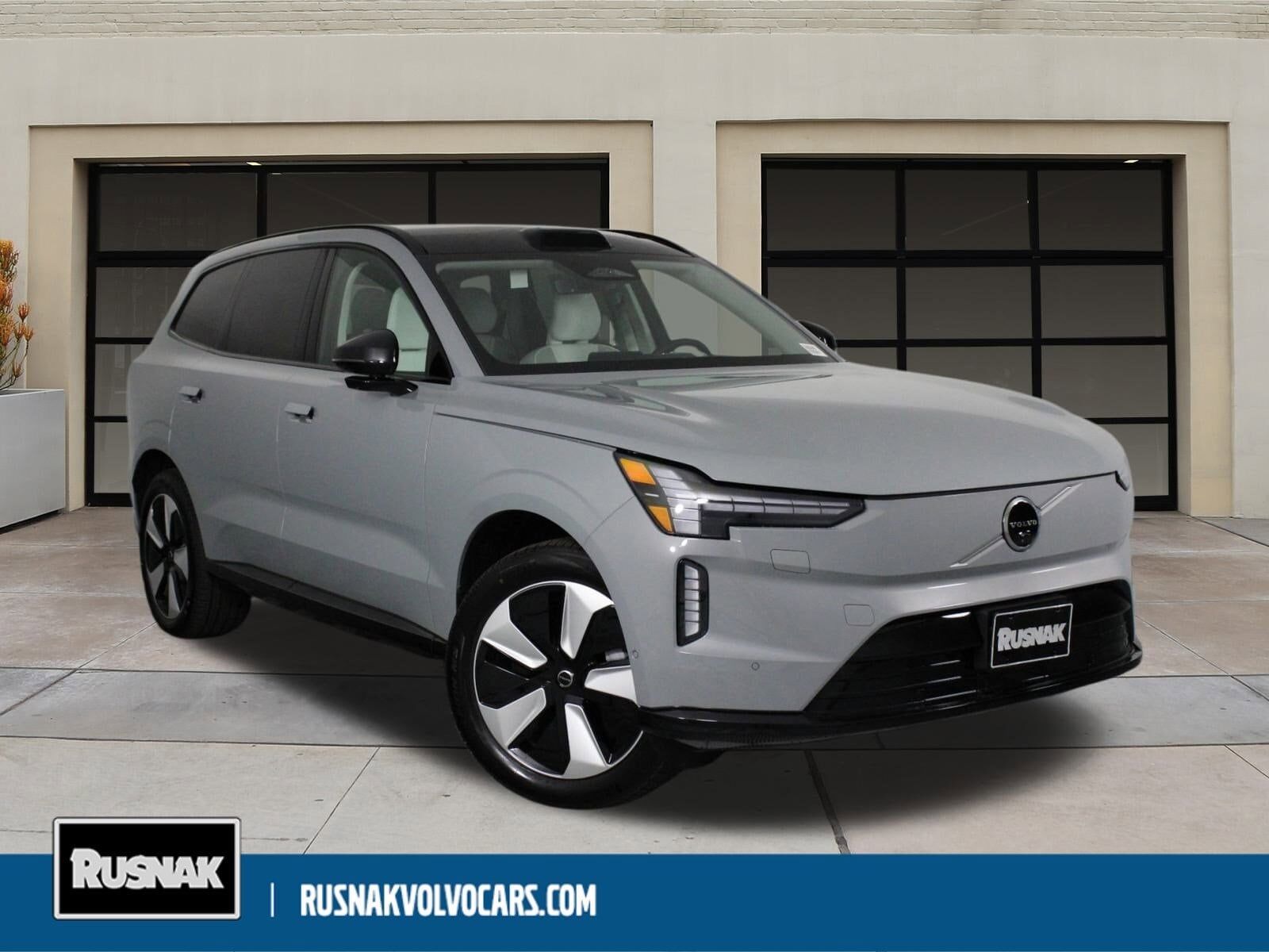 2025 VOLVO EX90