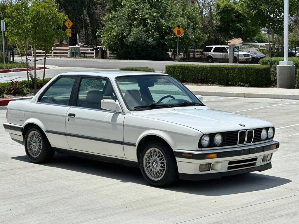 BMW 325iS