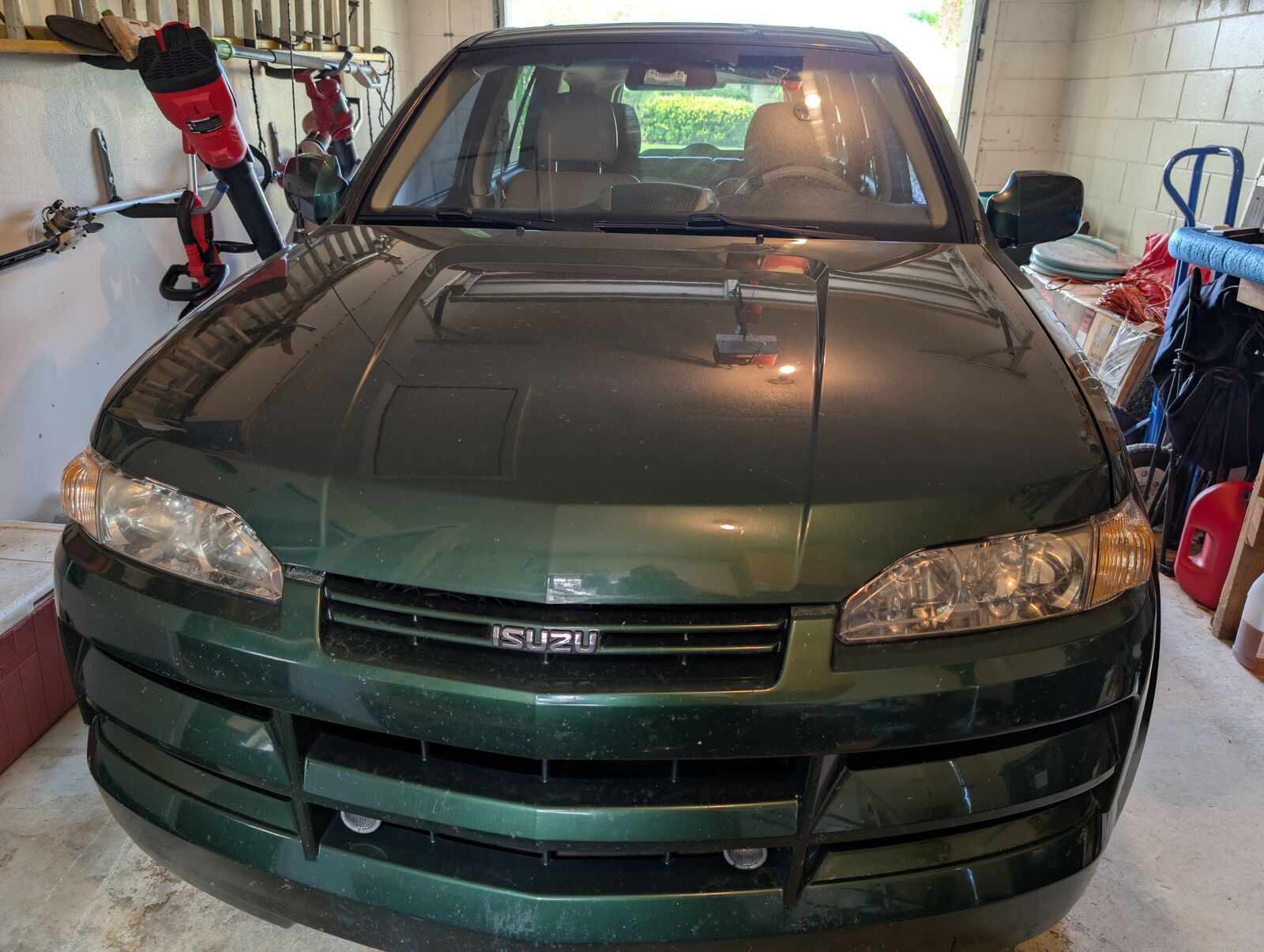 Isuzu Axiom