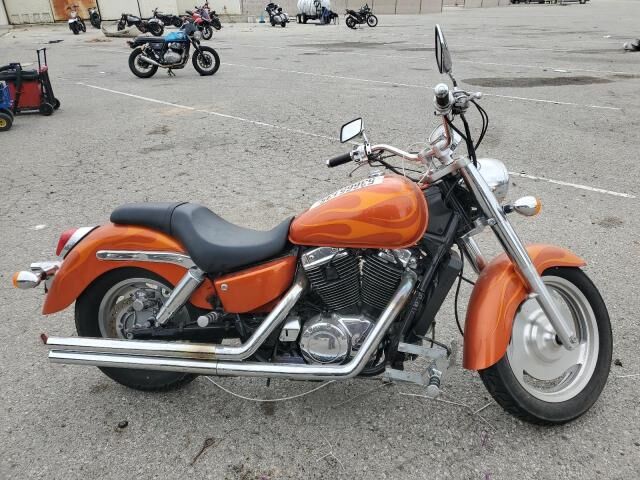 Honda VT1100C2 (SHADOW SABRE)