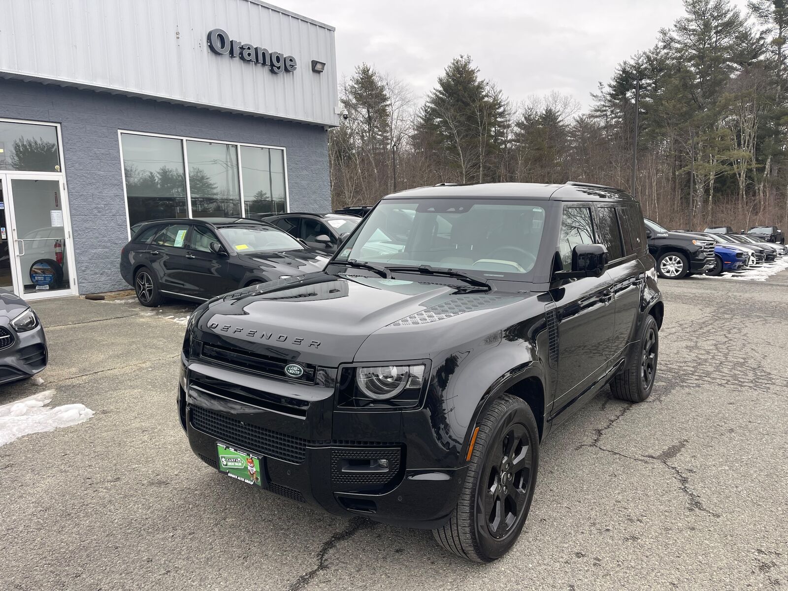 2024 LAND ROVER Defender