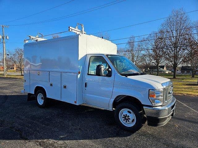 2024 FORD E-350