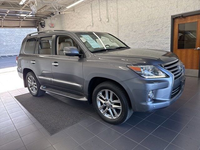 Lexus LX
