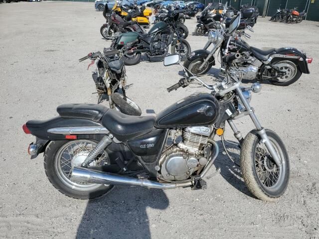 Suzuki GZ250K