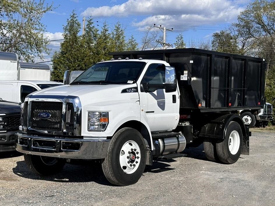 2025 FORD F-750