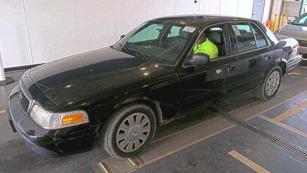 Ford Crown Victoria